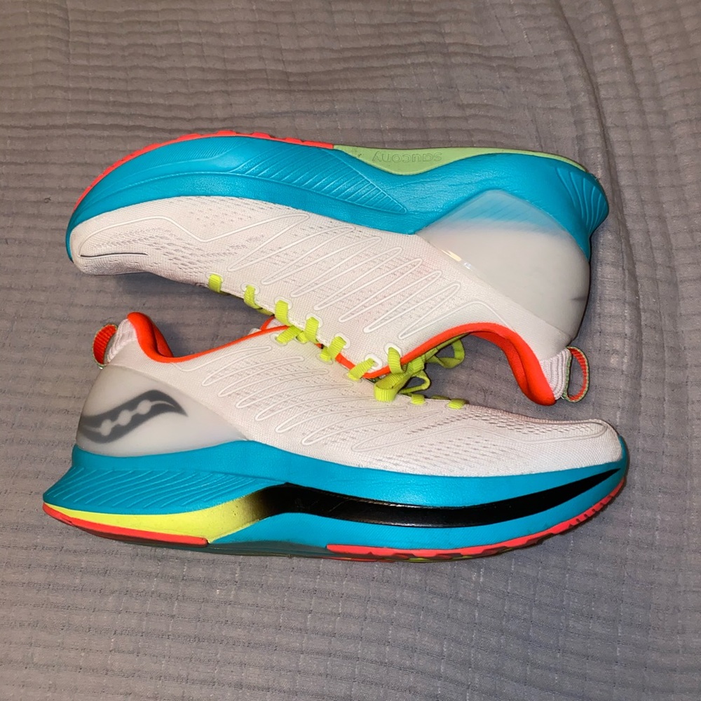 USED SAUCONY ENDORPHIN SHIFT